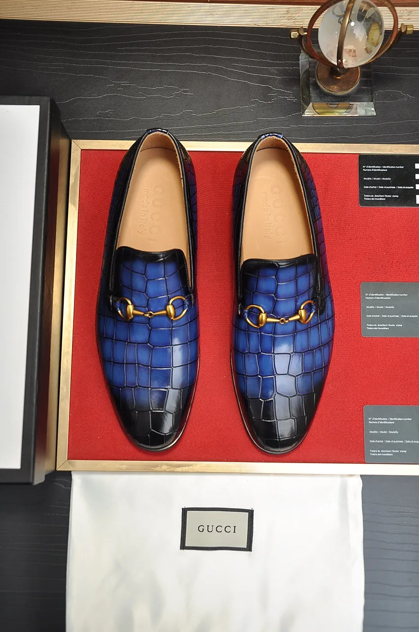 Men's shoes💰560💶Italy's top luxury men's shoe giant (GUCCI) (Gucci) (full cowhide lining) new arrival🍃Original European style🔰 Pleasant to the eye😍In order to make the shoes more durable and non-deformable🌀The production continues to follow traditional methods but there is still no lack of innovation💪Choose original sheepskin for the leather♻️ Smooth and natural And extra bright ⭐Made of imported cowhide, the first choice of rich people 38-45 (45 customized)